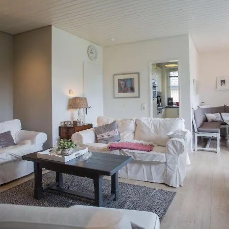 Child-Friendly Holiday Home In A Quiet Location Of Winterberg Langewiese בית נופש
