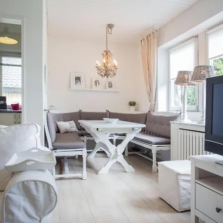 Child-Friendly Holiday Home In A Quiet Location Of Winterberg Langewiese בית נופש ווינטרברג