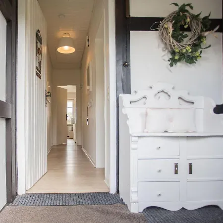 Child-Friendly Holiday Home In A Quiet Location Of Winterberg Langewiese בית נופש ווינטרברג
